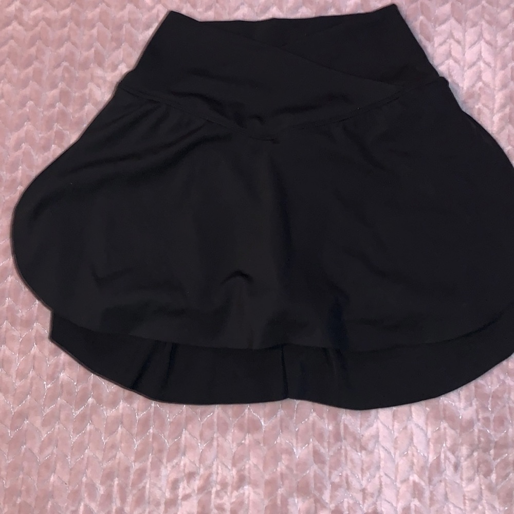 Tennis Black Crossover skort!!